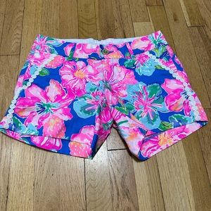 Lilly Pulitzer shorts. Size 2. floral. embroidery. Callahan. Cotton. EUC